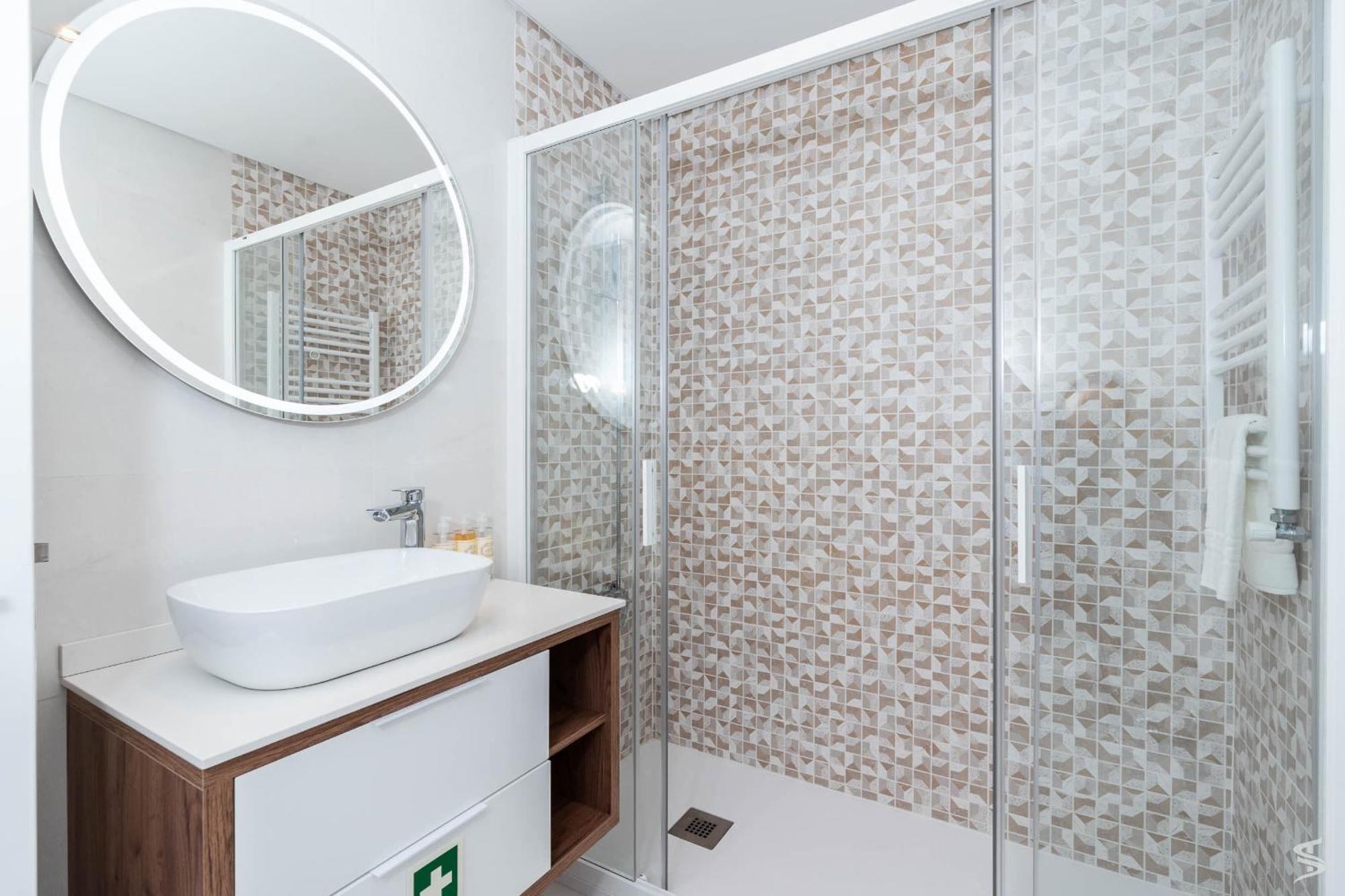Cedofeita Sunny Apartment - Balcony & Parking OOporto Esterno foto